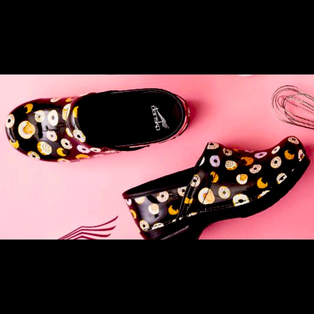 Dansko Size 8 Donut and Breakfast Snacks Professional Clogs